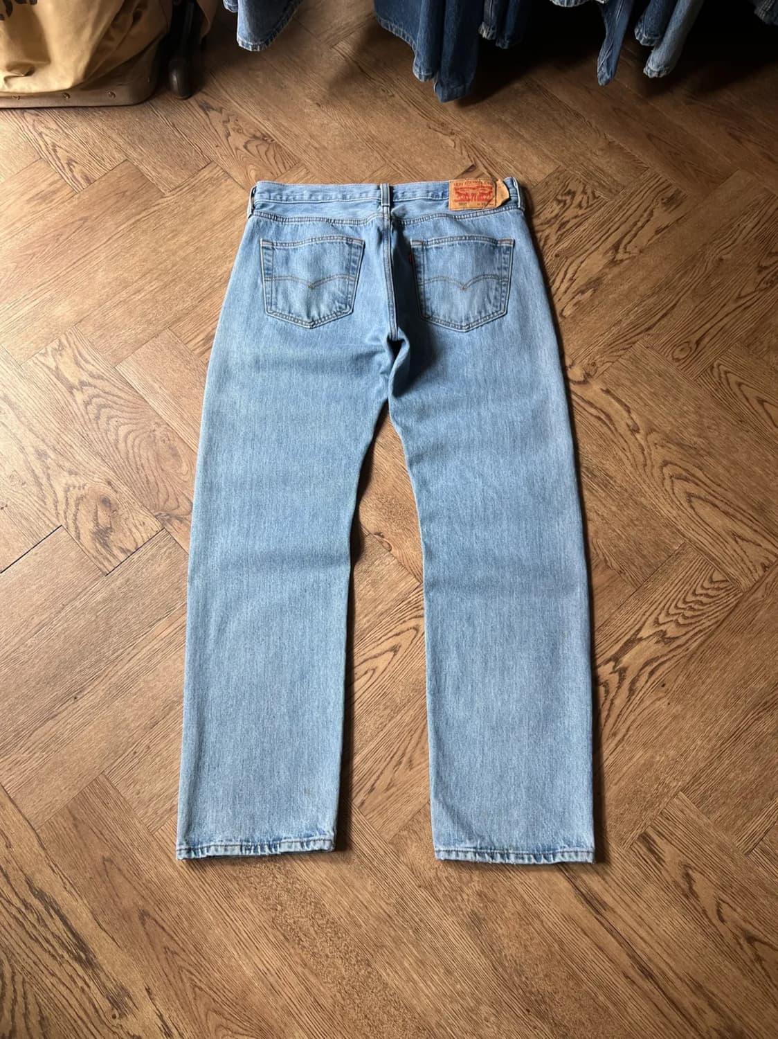 [33]리바이스 501 라이트블루 워싱 스트레이트 데님 팬츠 상품이미지1