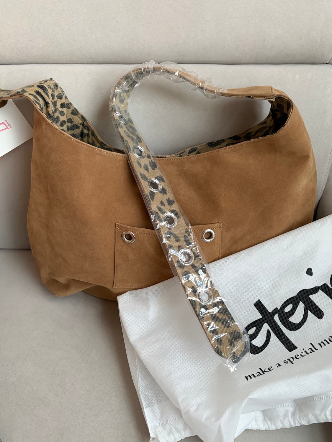 레터리 숄더백 , 가방 (새상품) 정가:12.9만 상품이미지1