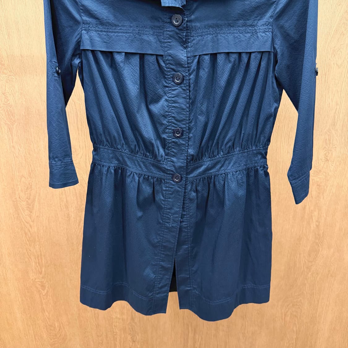 꾸레쥬 셔츠 원피스 7부 버튼 클로징 셔링 디테일 에이라인 네이비 상품이미지5