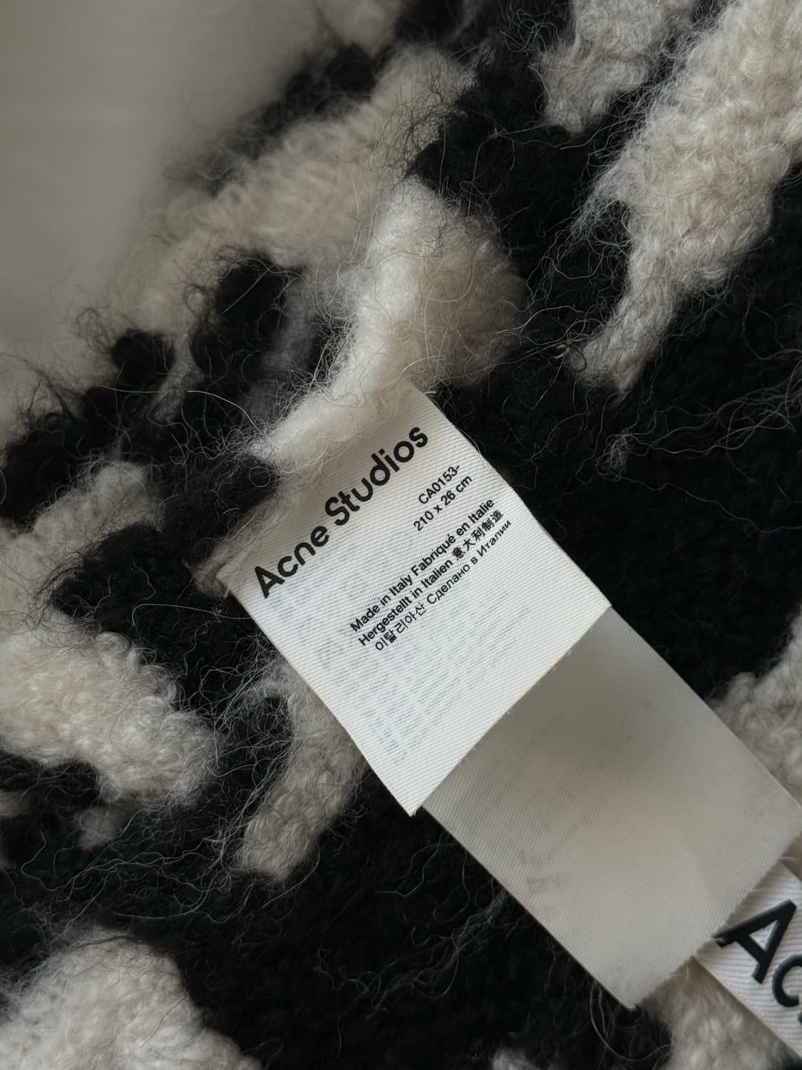 아크네스튜디오 머플러 상품이미지4