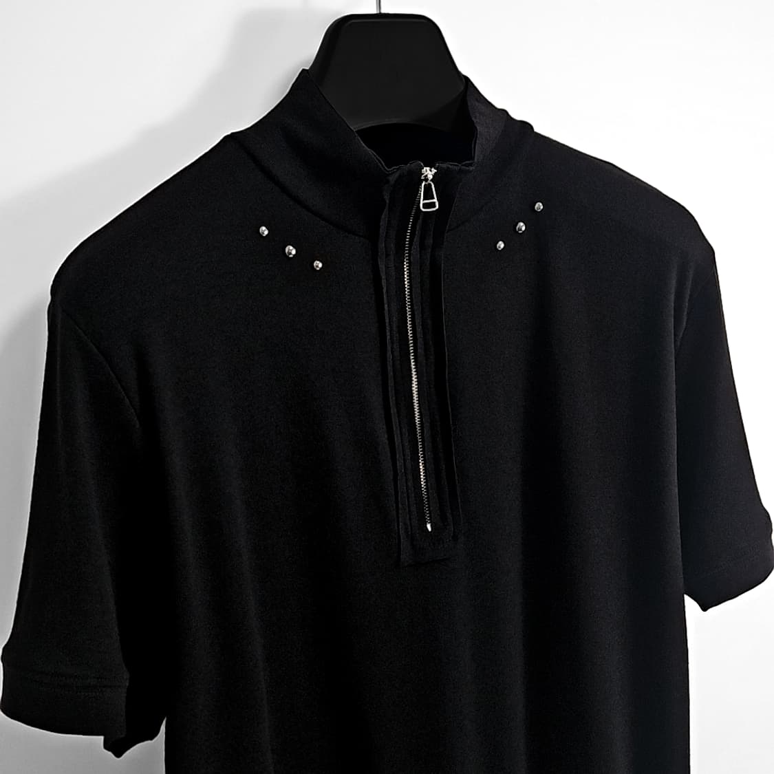 Giko 피어싱 리벳 컷 하프 슬리브 니트 (black) 상품이미지2