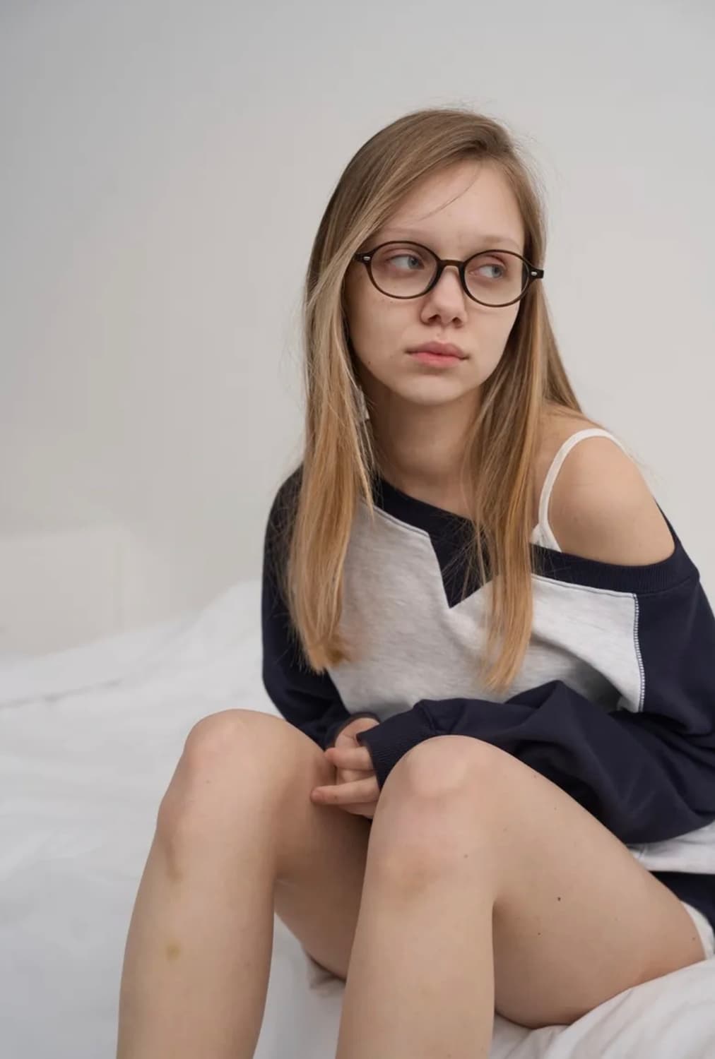 (택O) 이지킴 레글런 포켓 원숄더 스웻셔츠 상품이미지2