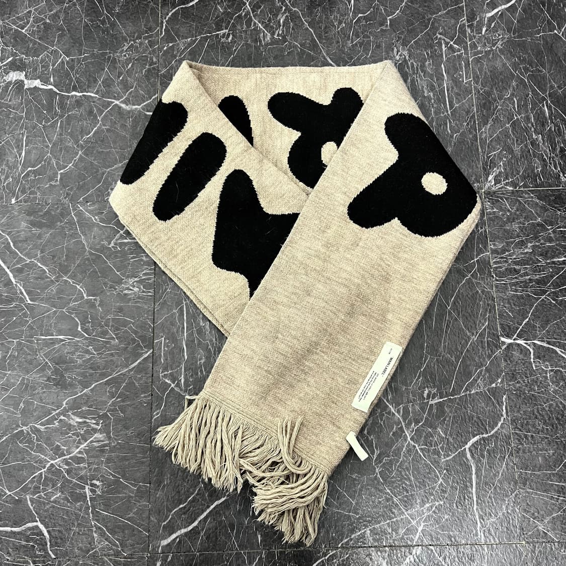 오프화이트 MIRROR 양면 로고 롱 머플러 상품이미지5