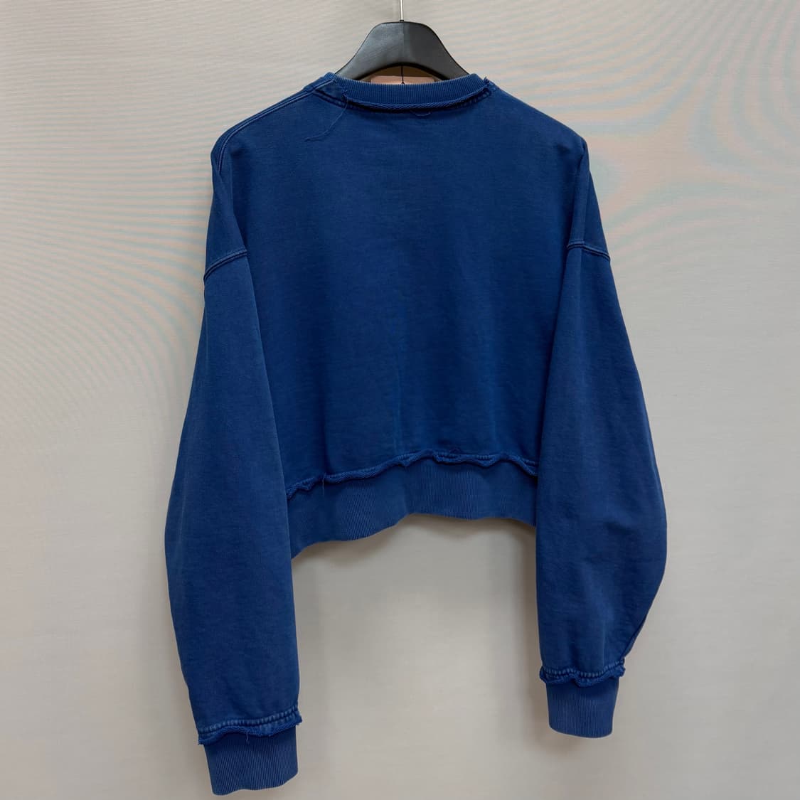 미우미우 자수 코튼 맨투맨 (크롭 오버핏)  상품이미지6