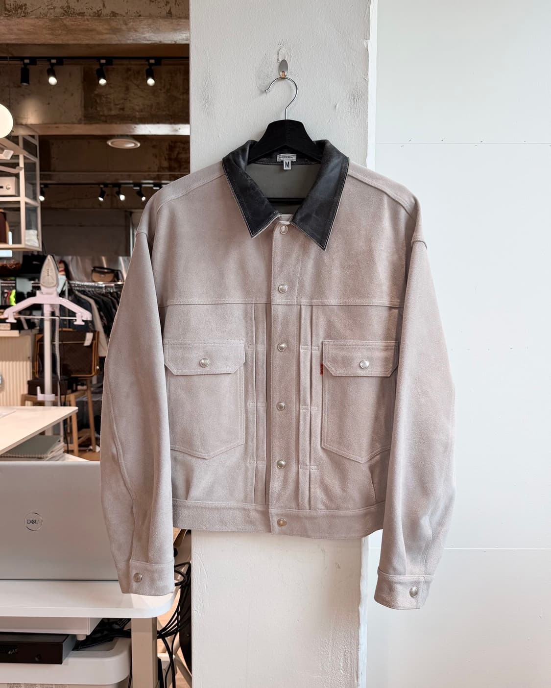 올리브 드랩 서비스 베이지 스웨이드 팻 트러커 자켓  상품이미지2