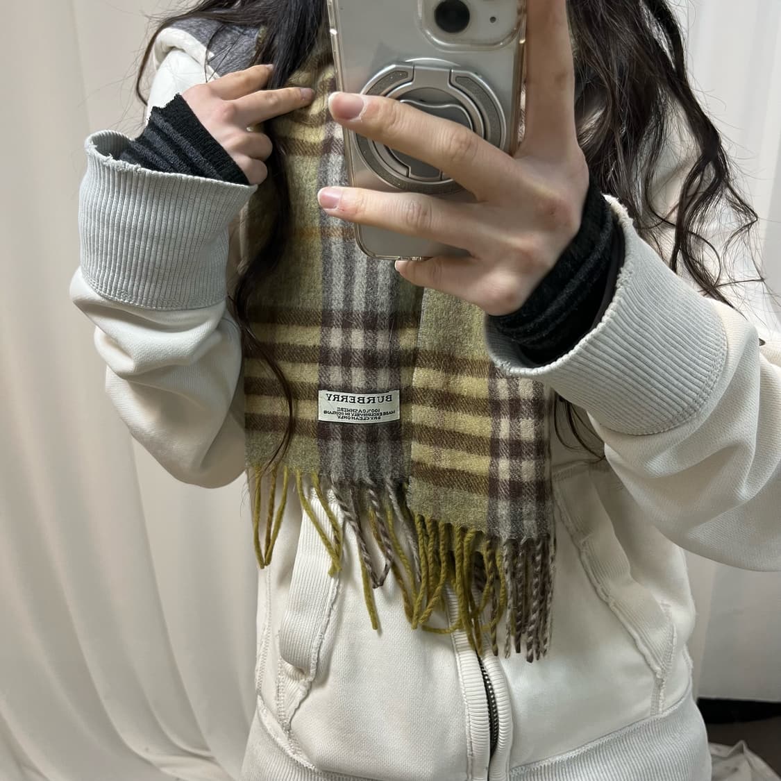 Burberry Khaki Cashmere Muffler 상품이미지3