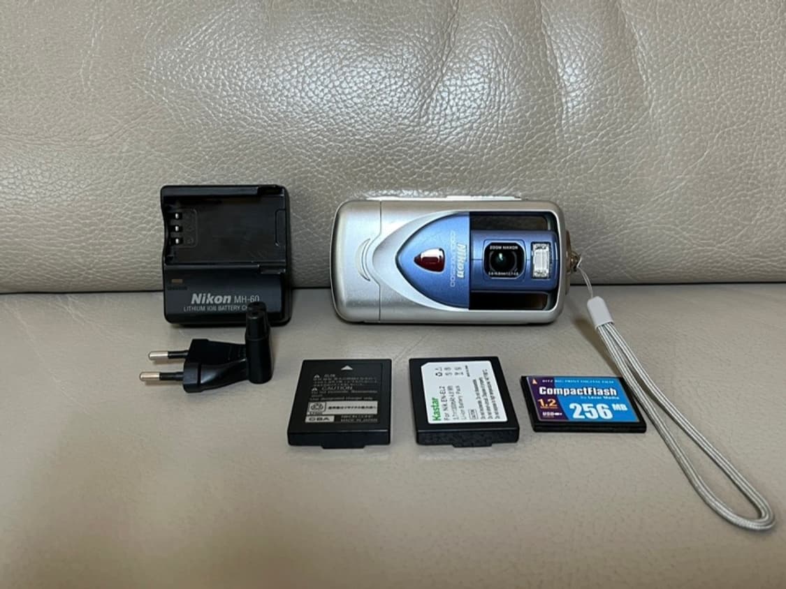 니콘 쿨픽스 2500 e2500 황조지 황정민 카메라 상품이미지2