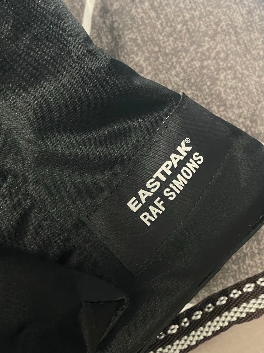 라프시몬스 이스트팩 (isolated heroes) 백팩 상품이미지5