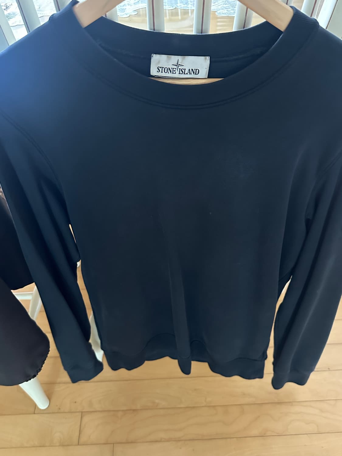 스톤아일랜드 맨투맨 (와펜x) 상품이미지1