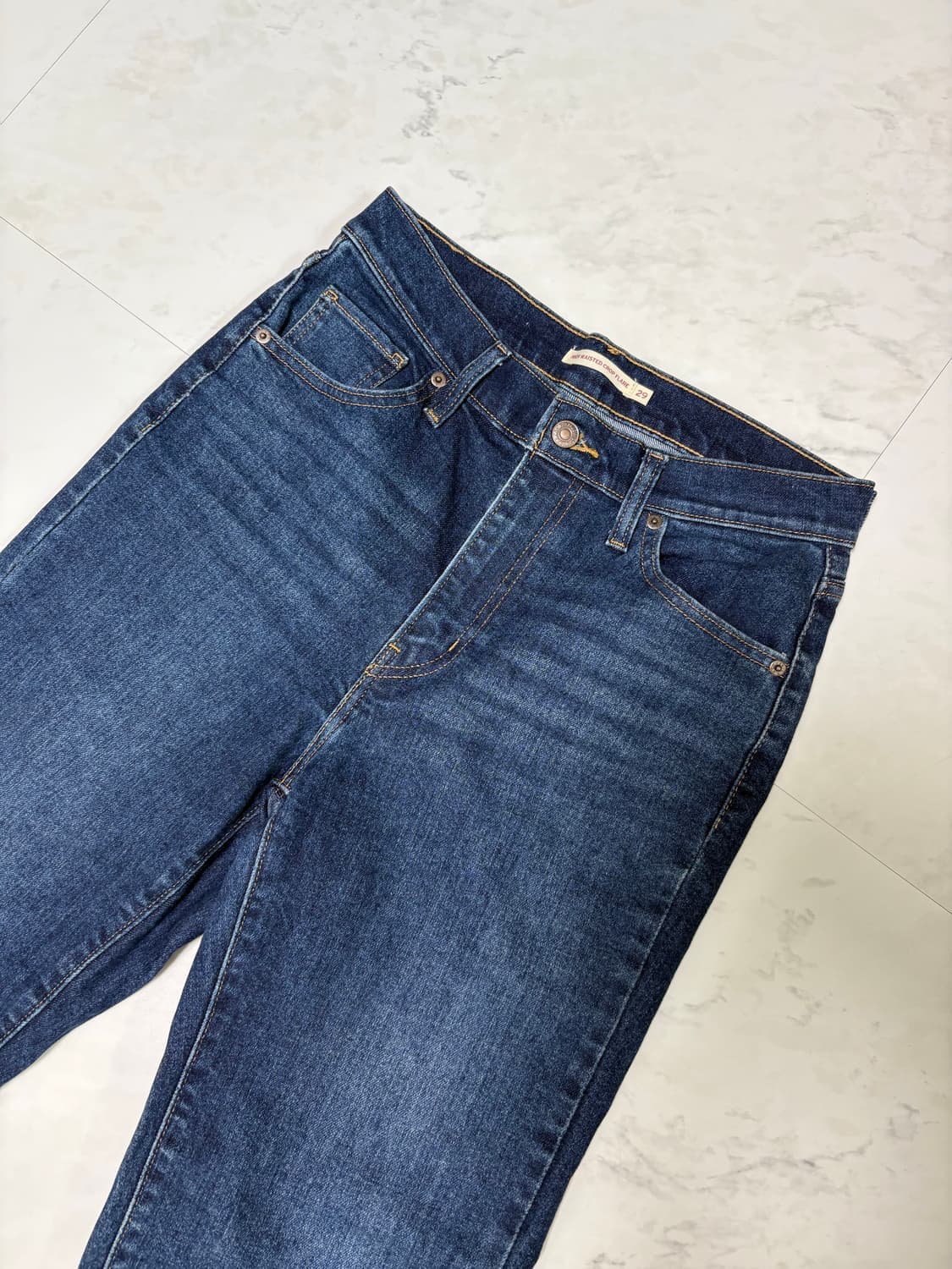 리바이스 하이웨이스트 크롭 플레어진 상품이미지3