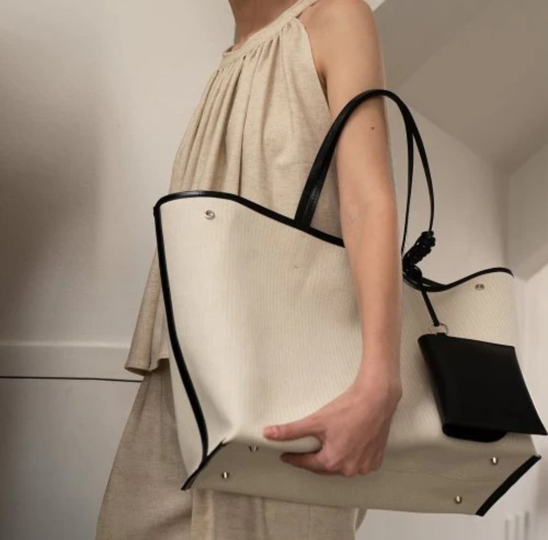 킨더살몬 캔버스 가죽 토트백 (Leather-Trimmed Canvas  상품이미지1