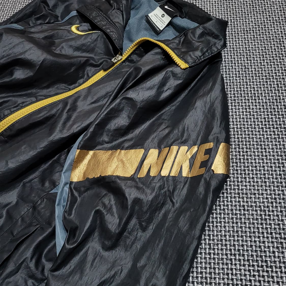 나이키 스우시 골드라인 글로시 바람막이 자켓 (M) 상품이미지7