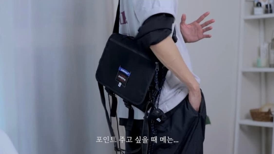 아더에러 이스트팩 1세대 크로스백 상품이미지2