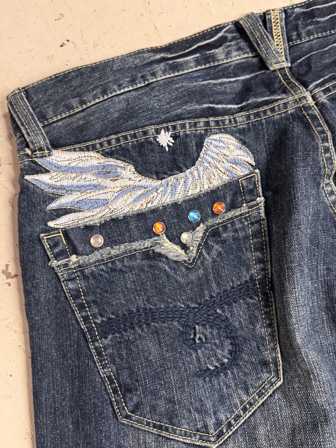 JPN 비즈 스컬 자수 워싱 데님팬츠  상품이미지4