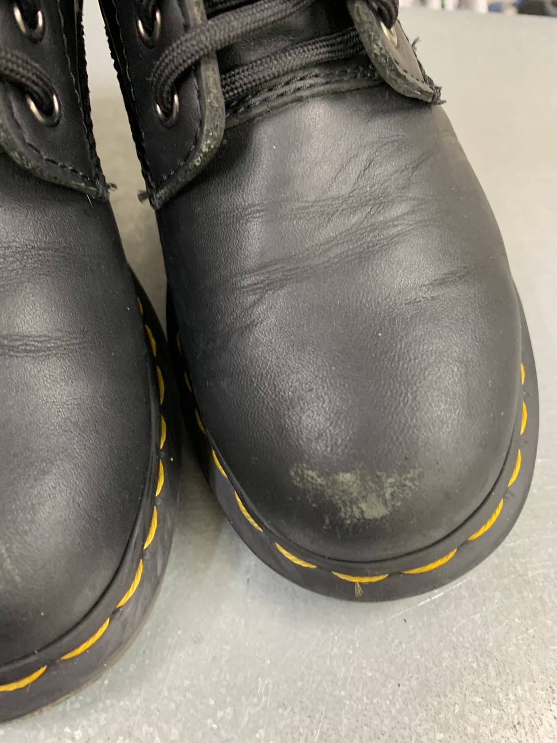 닥터마틴 1460 8홀 부츠 블랙 UK4(230) 상품이미지4