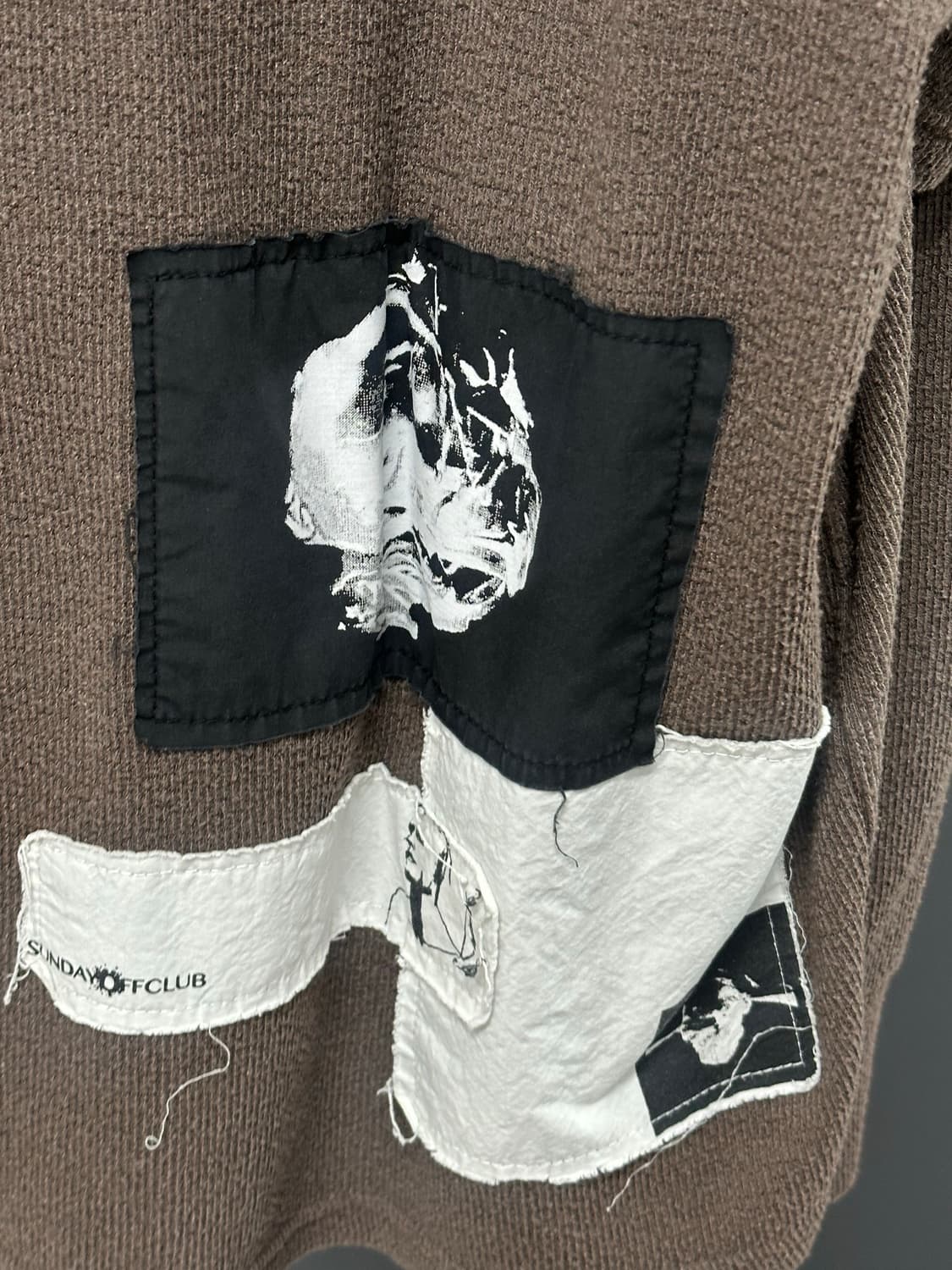 선데이오프클럽 후드 브라운 키드밀리 기리보이 착용 상품이미지5