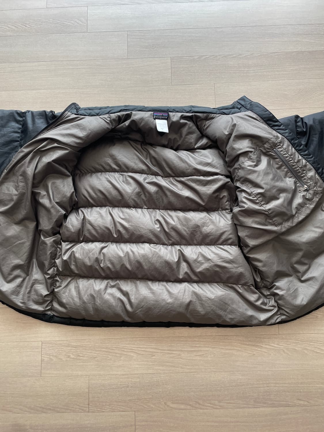 파타고니아 구스다운 패딩 자켓 상품이미지3