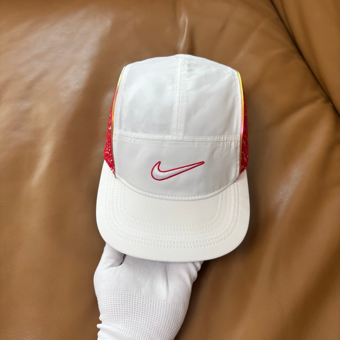 슈프림 나이키 스우시 캠프캡 러닝캡 모자 화이트 레드 상품이미지2