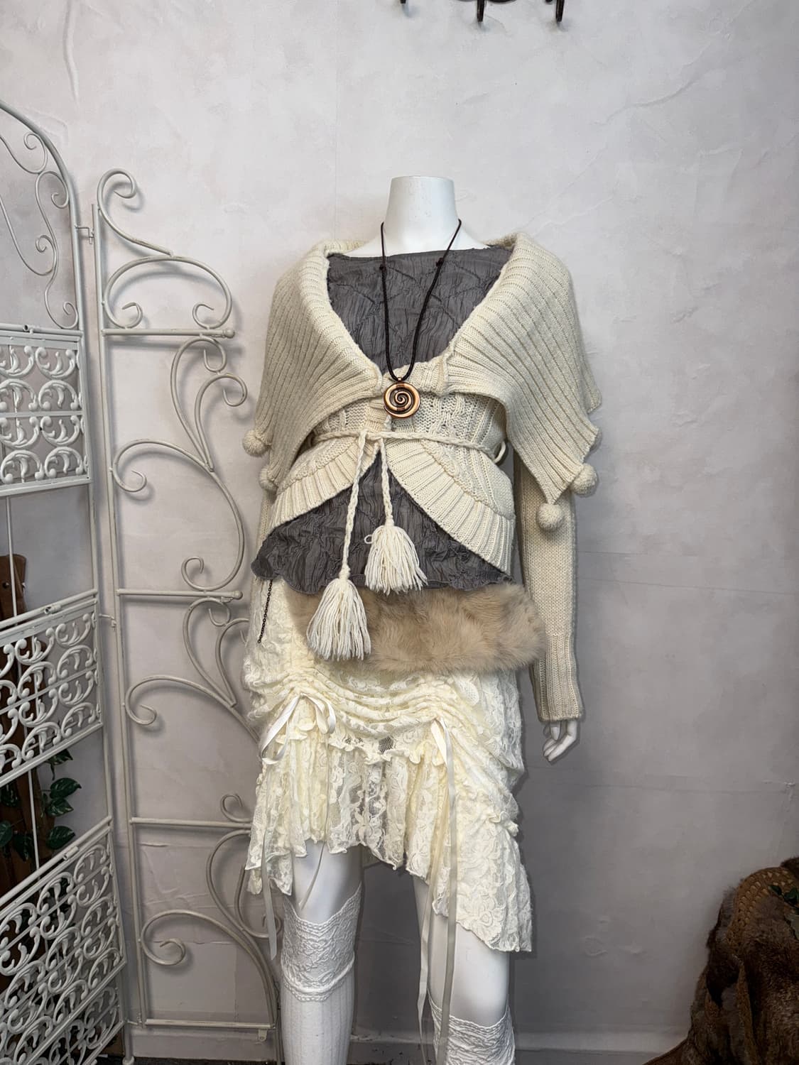 Morgan ivory knit ball off shoulder 가디건 상품이미지1