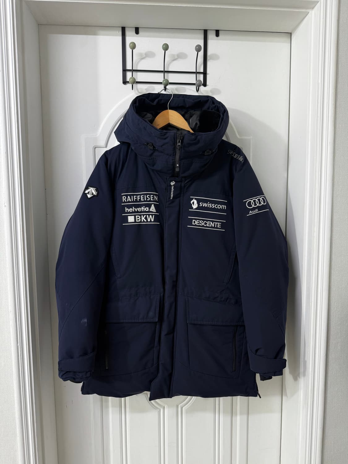 100사이즈 남성 데상트 아우디 스위스 스키팀 패딩 상품이미지1
