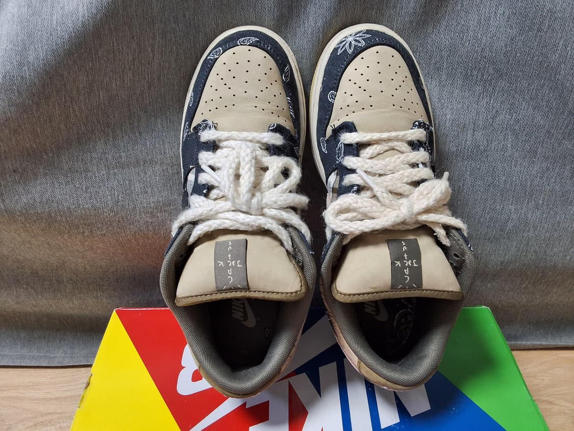 나이키 x 트래비스 스캇 SB 덩크 로우 상품이미지3