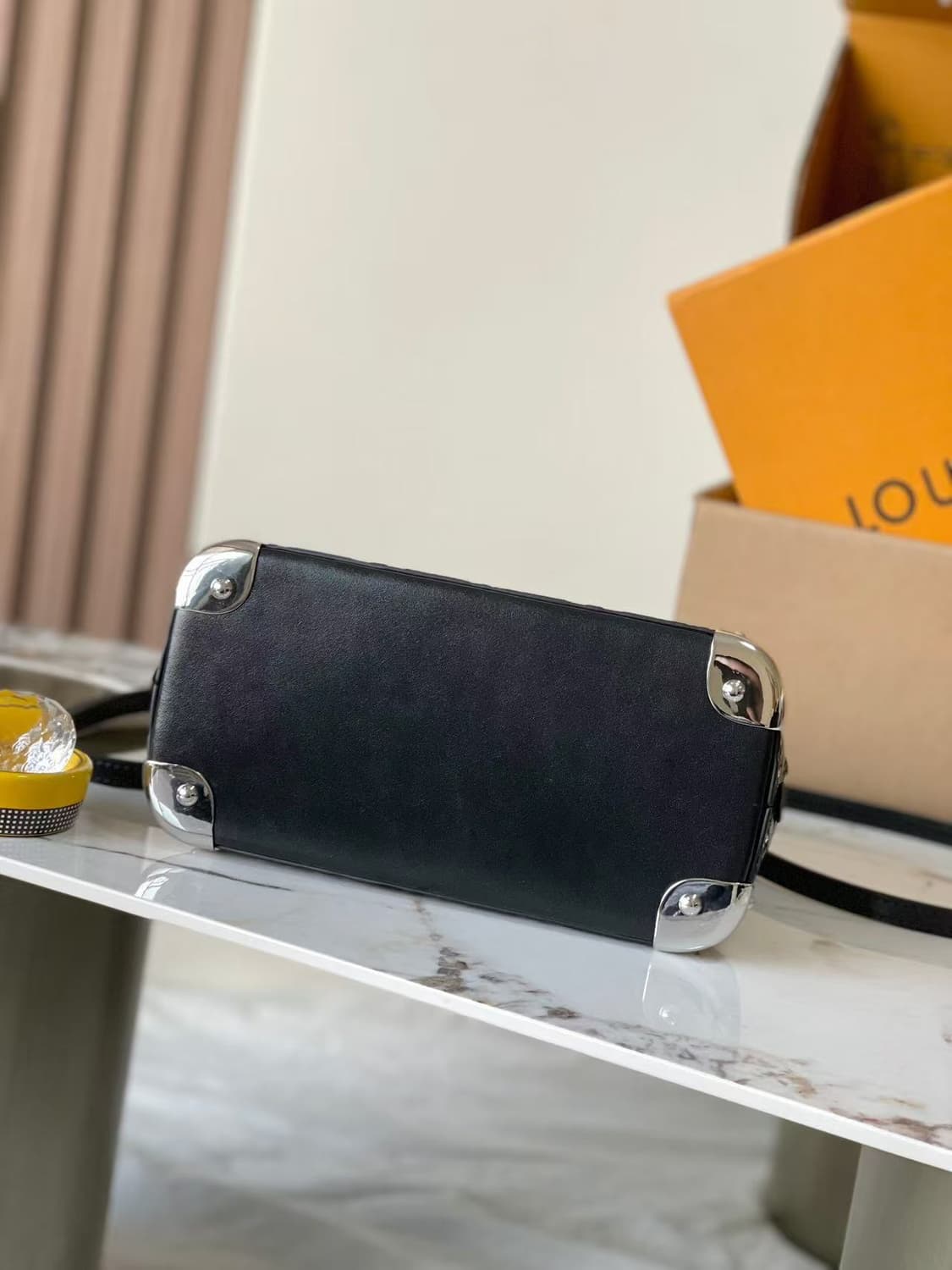 루이비통 모노그램 전체 프린트 알마 백 / 사이즈: 19X11X22
 상품이미지3