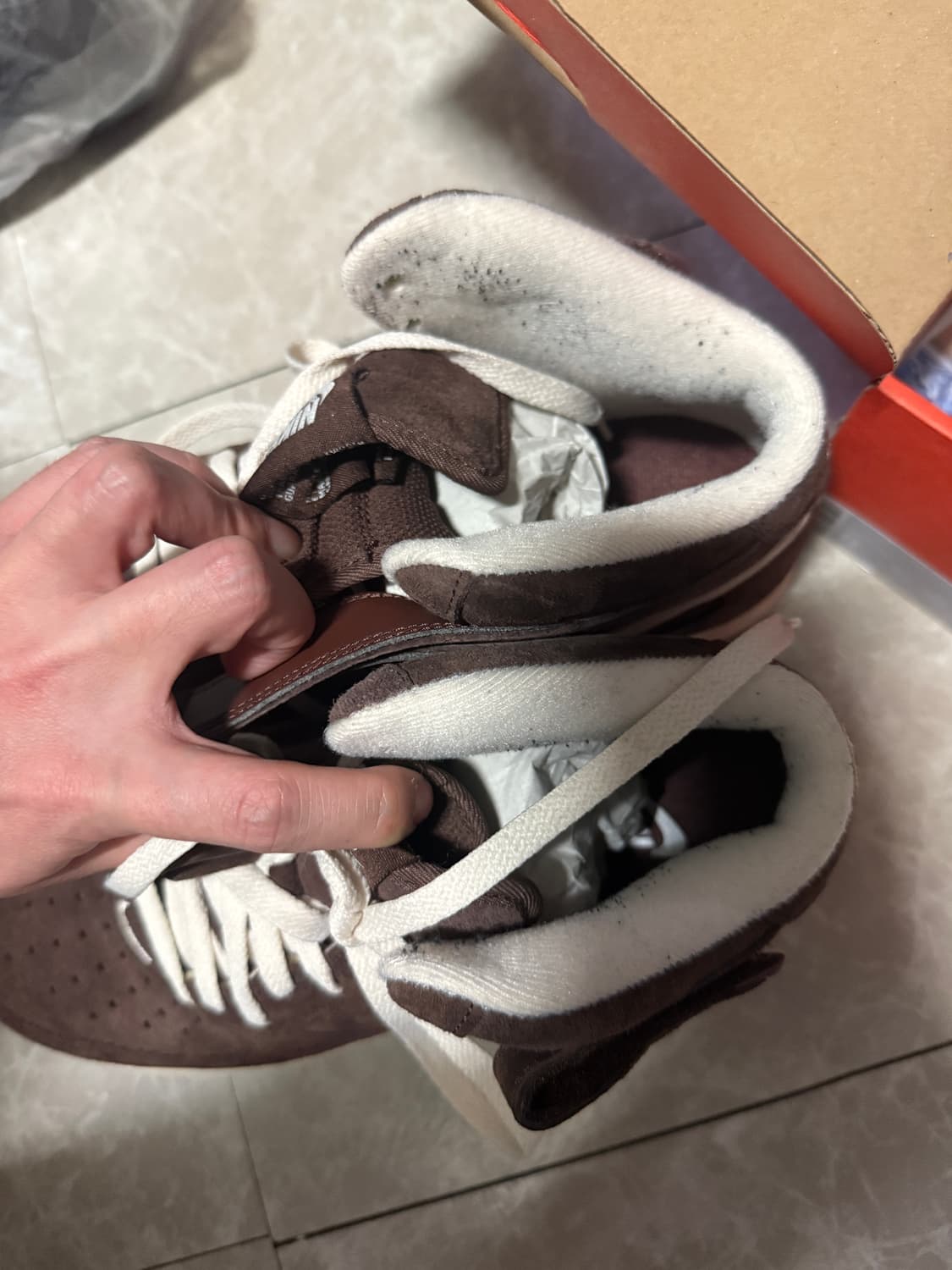 270사이즈 나이키 에어포스1 미드 초콜릿 상품이미지2