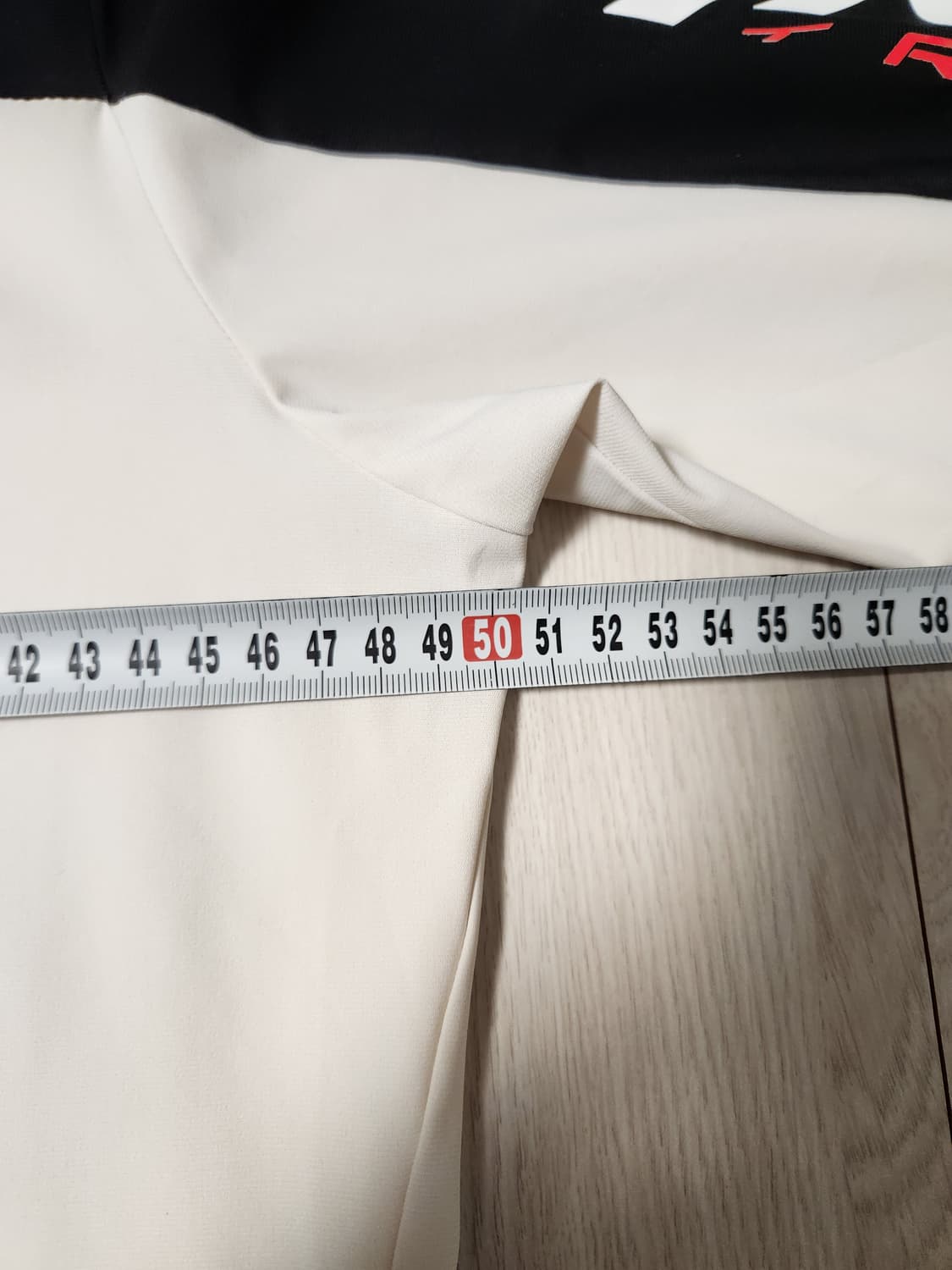 다이나핏 기능성 트레이닝 집업 저지 트랙탑 사이즈100L

여러 중고사이 상품이미지3