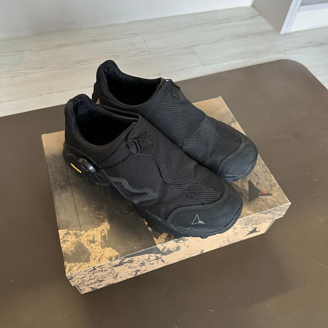 로아 하이킹 미나르 사이즈 43 실착 5회 미만 상태 좋음 상품이미지5