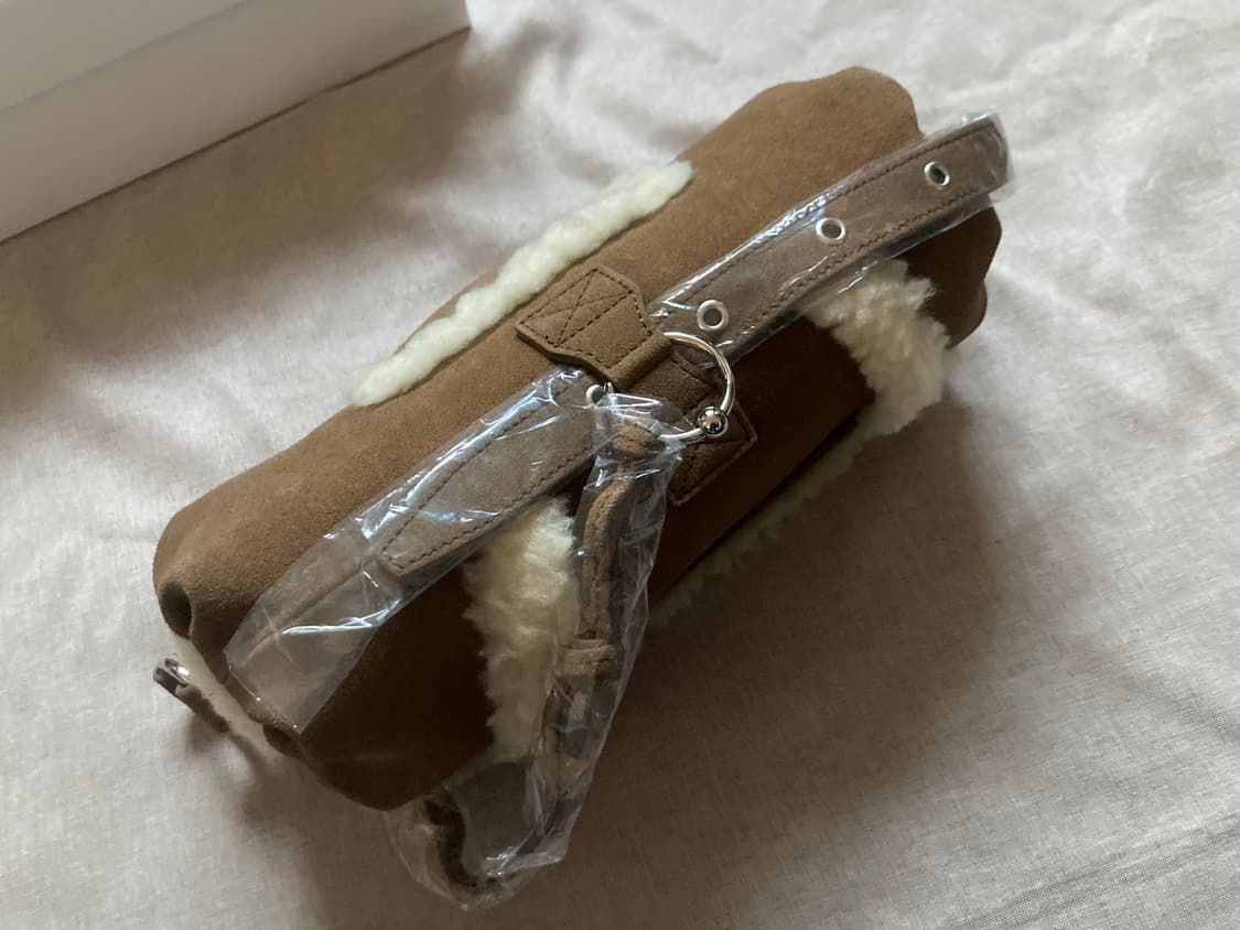 오픈와이와이 시어링스터드 필로우 핸들 백 상품이미지8