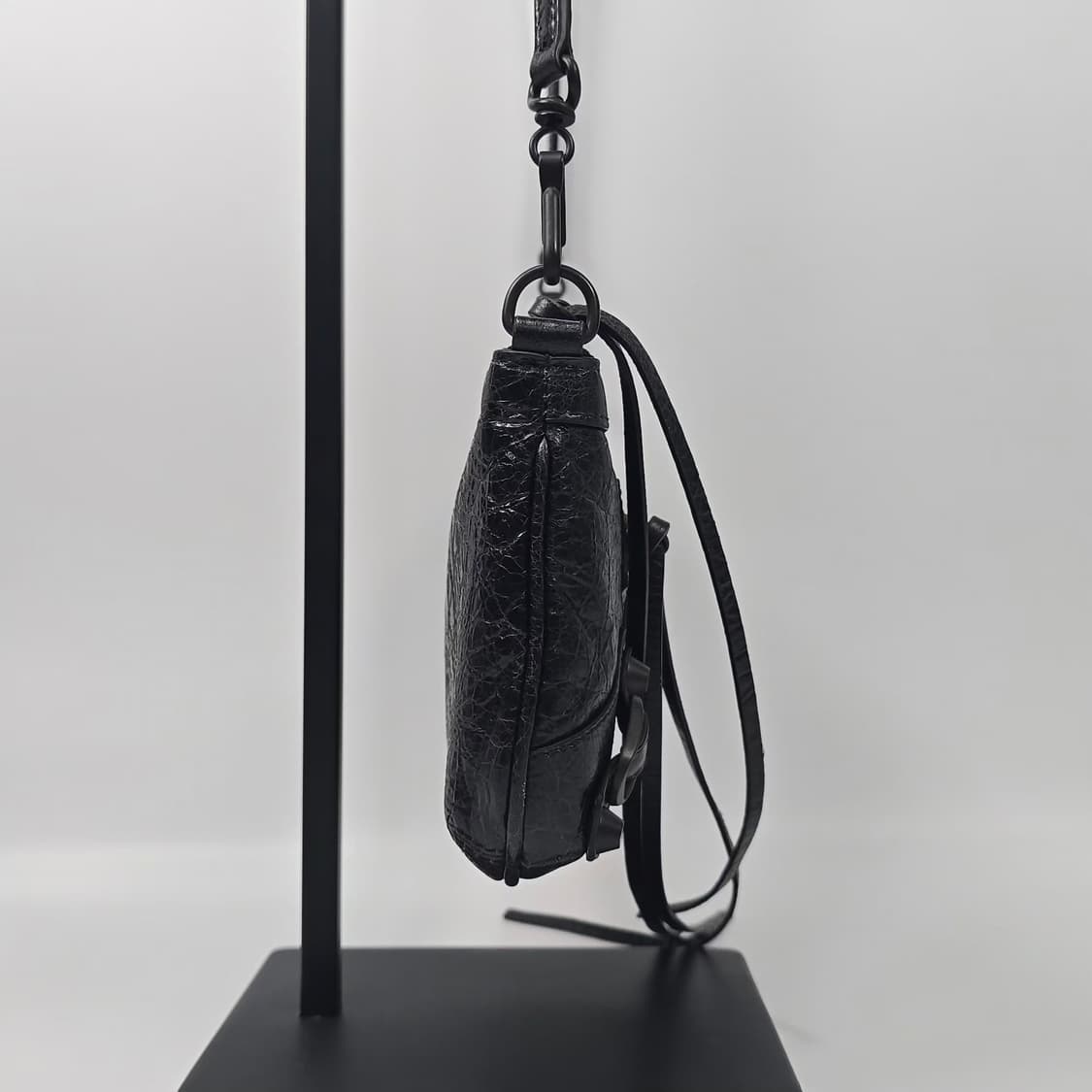 발렌시아가 르 시티 파우치 온 스트랩 숄더백 상품이미지5