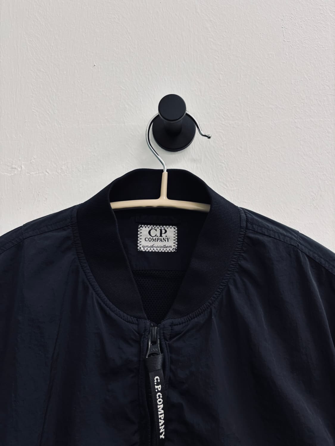 CP컴퍼니 언더식스틴 CHROME-R 고글 봄버 자켓 상품이미지2