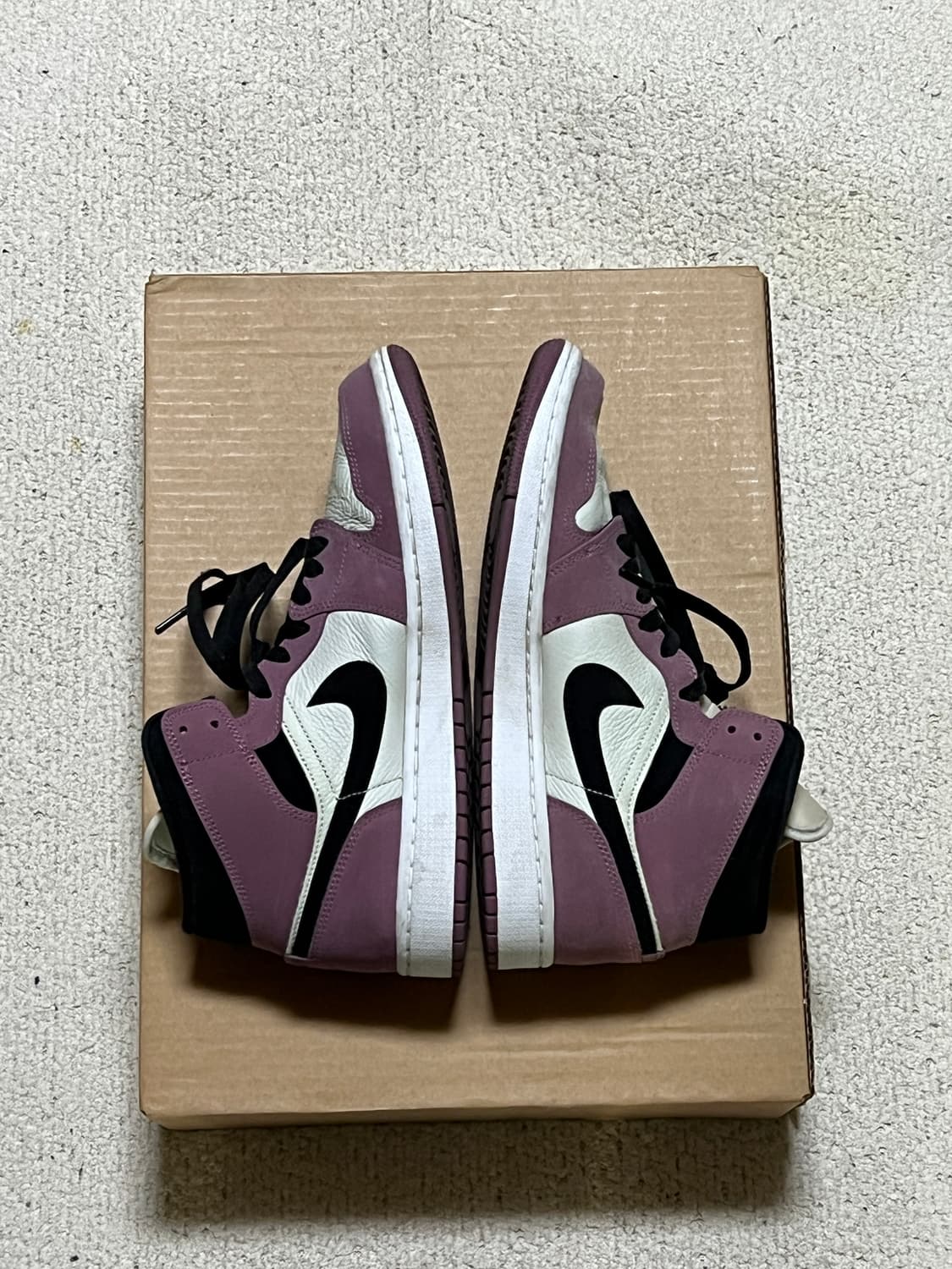 (W) 조던 1 미드 SE 라이트 멀베리 상품이미지3