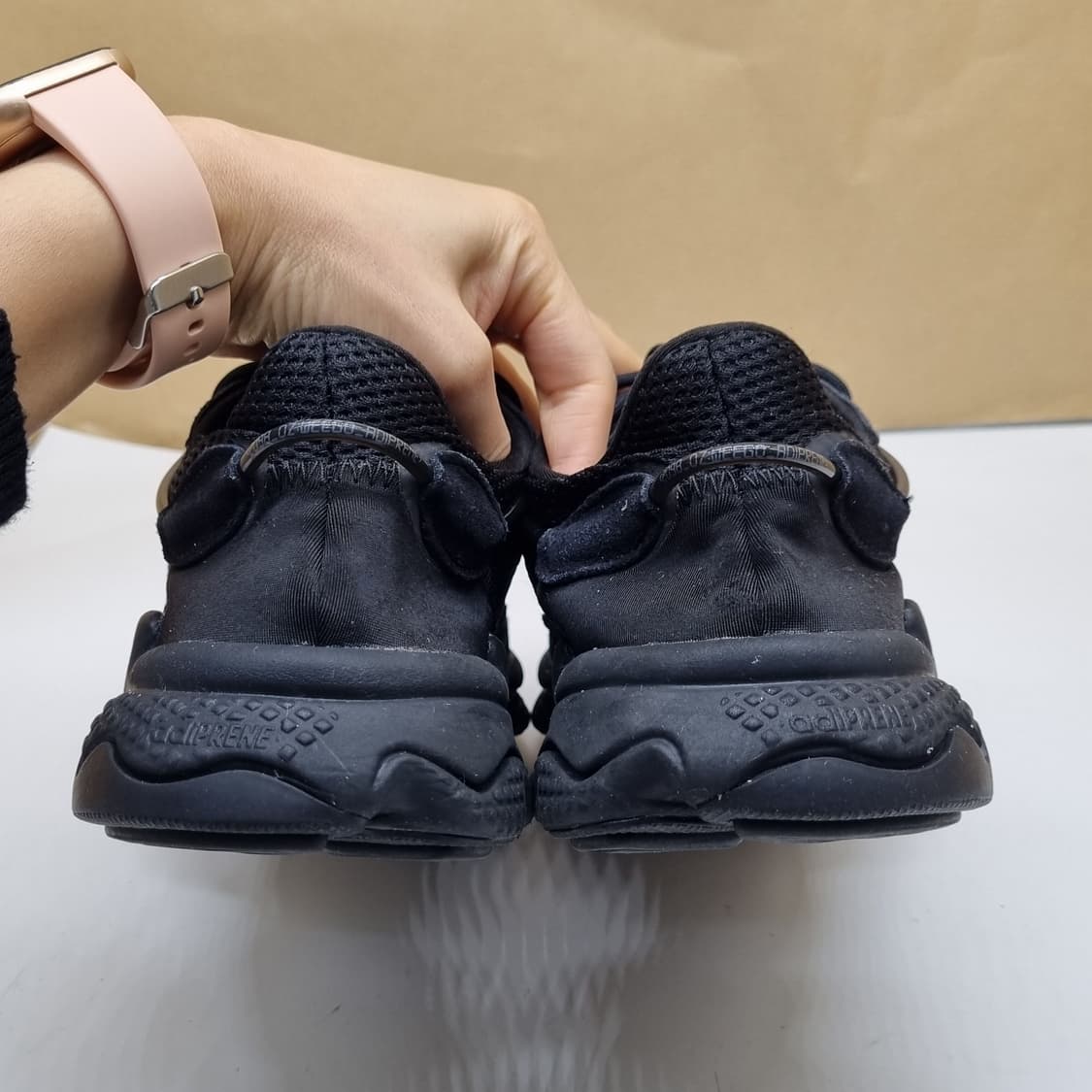 아디다스 오즈위고 올블랙 운동화250. 상품이미지4