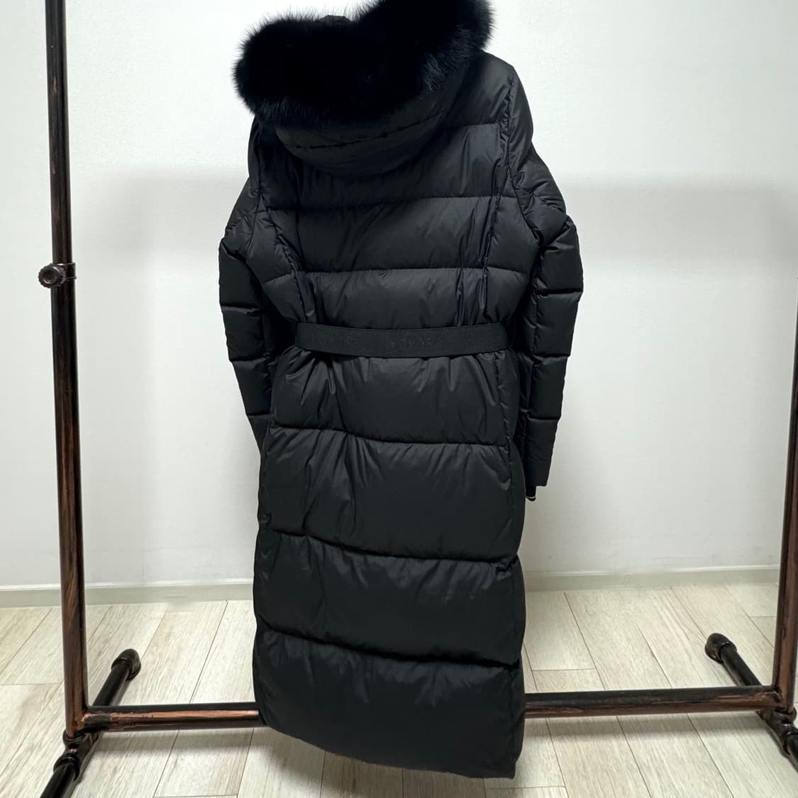 [M] 에스까다 25F/W 화이트라벨 사가 폭스 퍼 롱패딩 상품이미지3