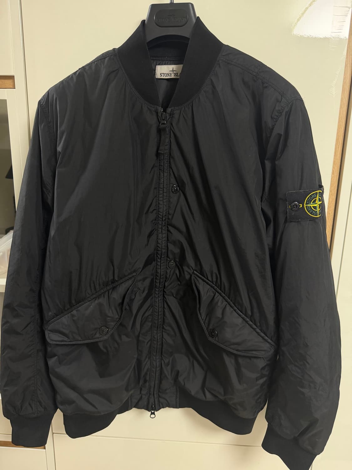 25fw/백화점판 스톤아일랜드 크링클랩스 프리마로프트 블랙 M 상품이미지1