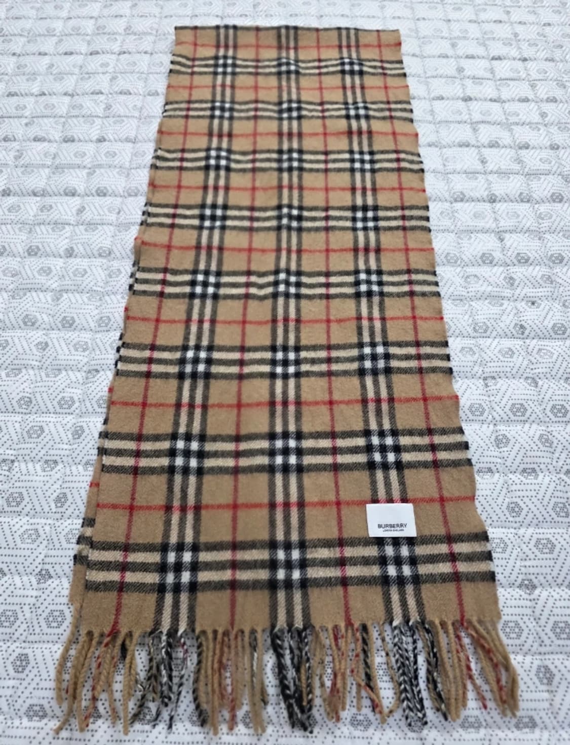 버버리 신형 캐시미어 체크 머플러 상품이미지3