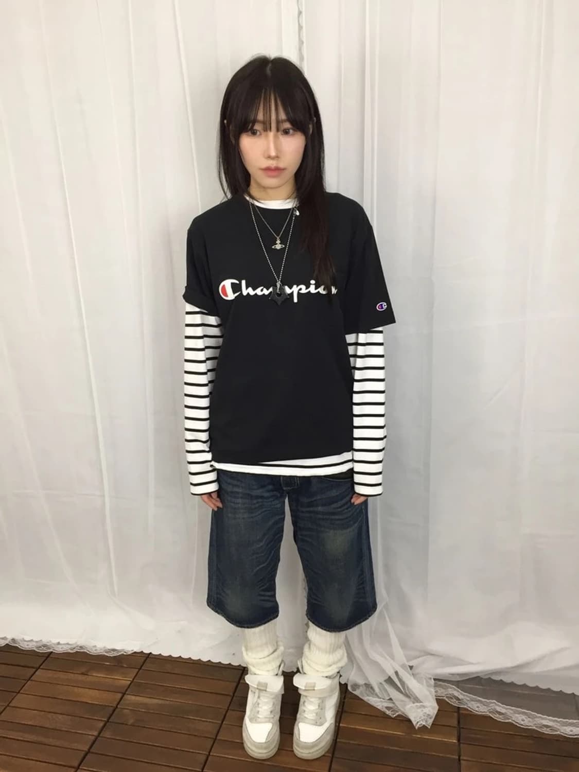 Champion Black Script Logo Tee 상품이미지1