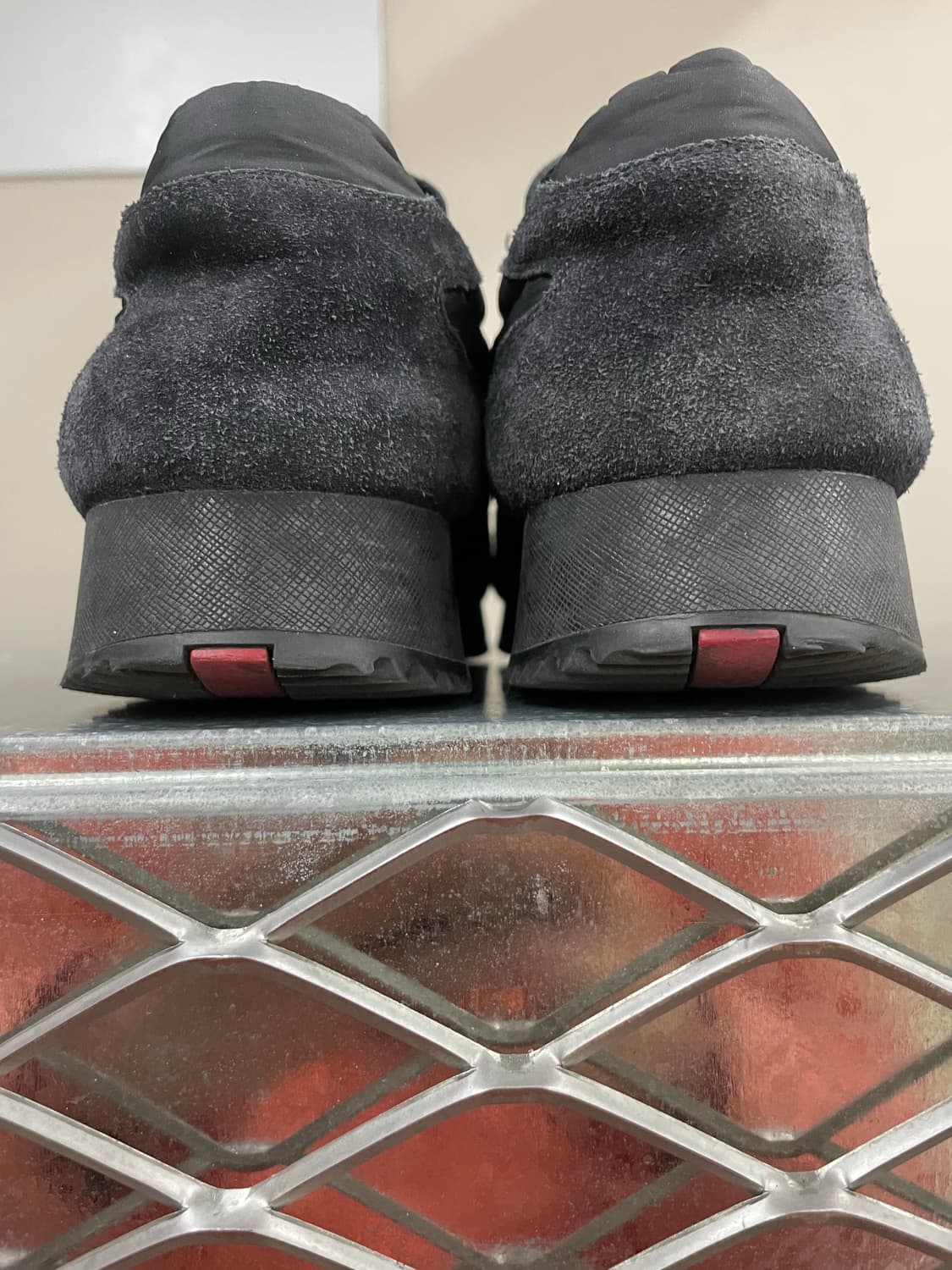 프라다 스웨이드 스니커즈 블랙 39 상품이미지10