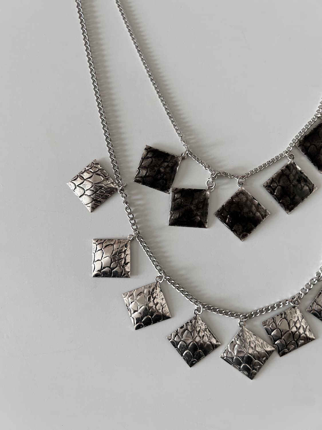 파이톤 스케일 빈티지 목걸이 상품이미지1