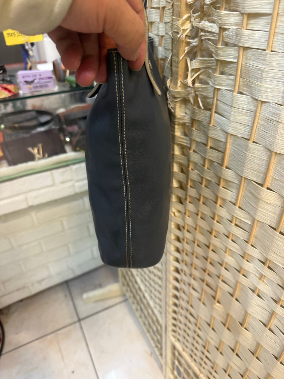 정품 로에베 쇼퍼백 팝니다 상품이미지3