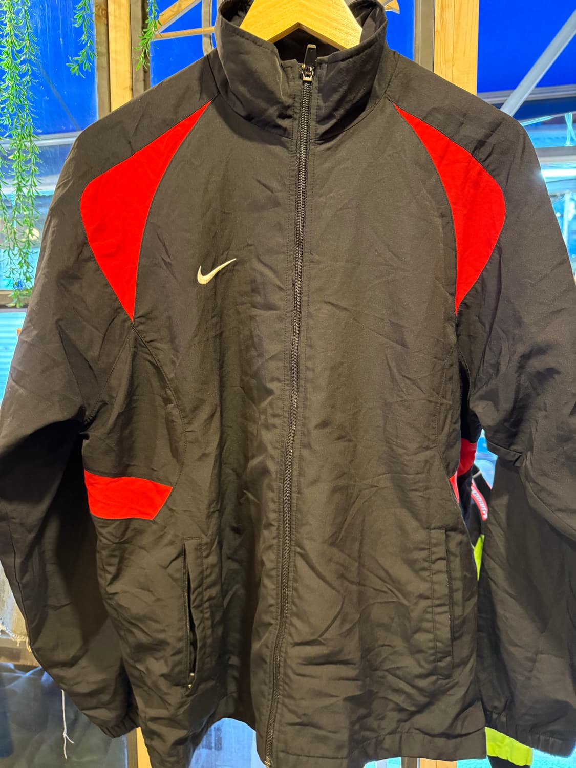 나이키 검빨 바람막이 상품이미지1