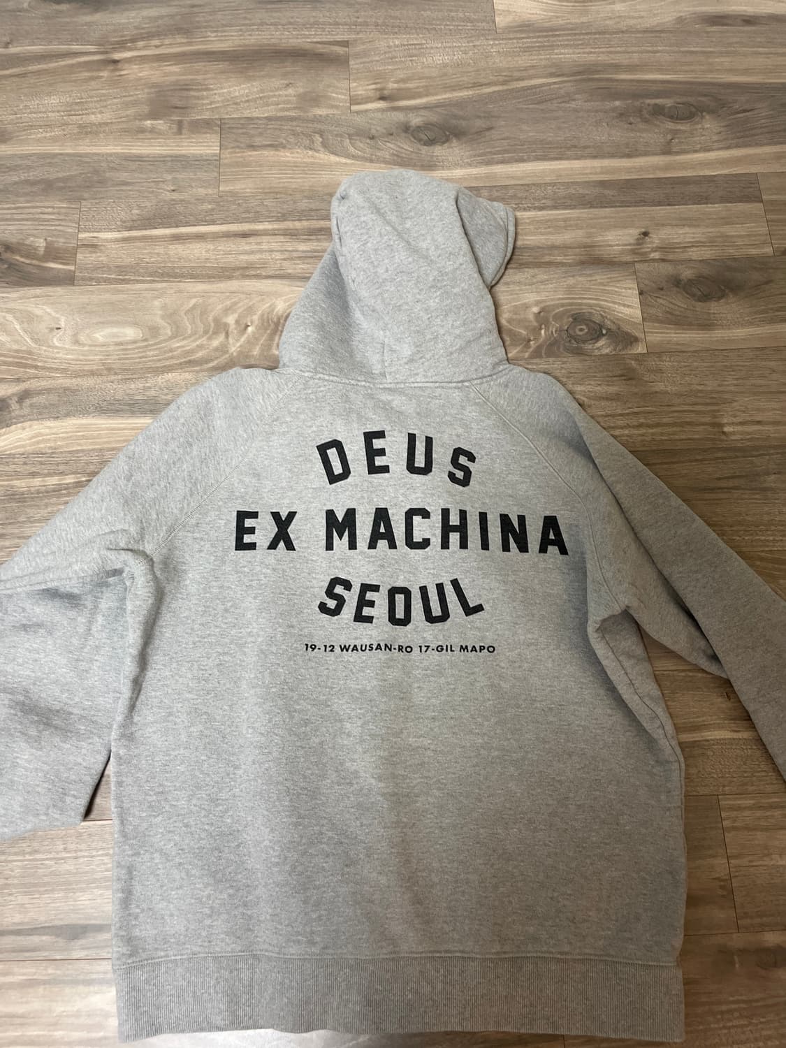 데우스 엑스 마키나 서울 후드티 상품이미지2