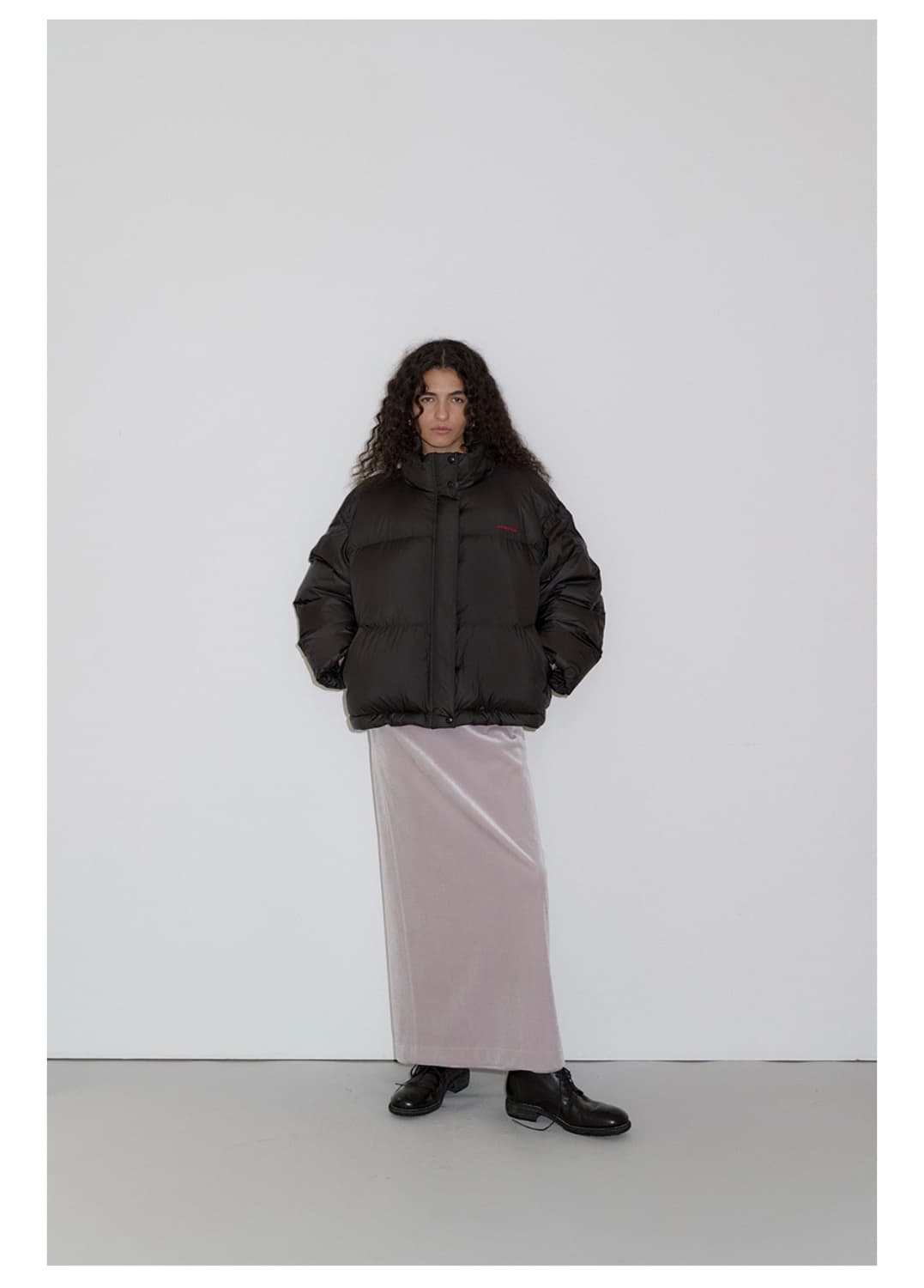 오버듀플레어 글로시 다운 패딩_블랙 상품이미지2