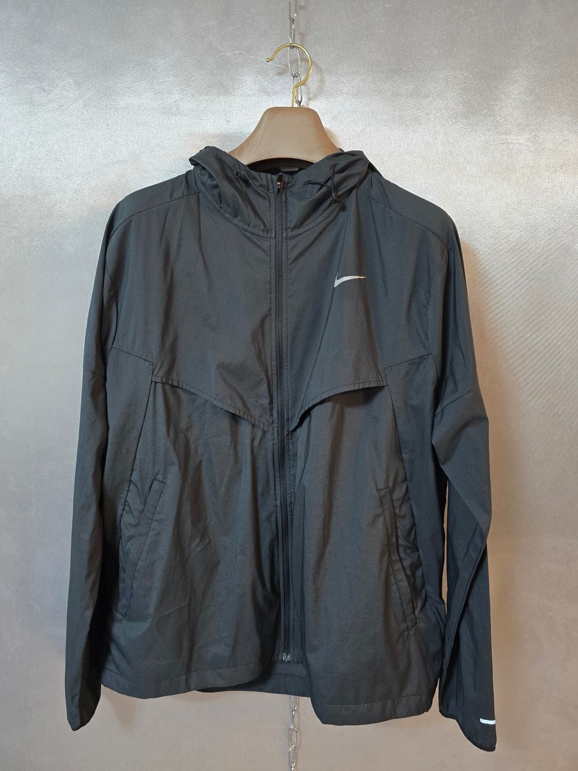 나이키 블랙 바람막이 후드집업 상품이미지1