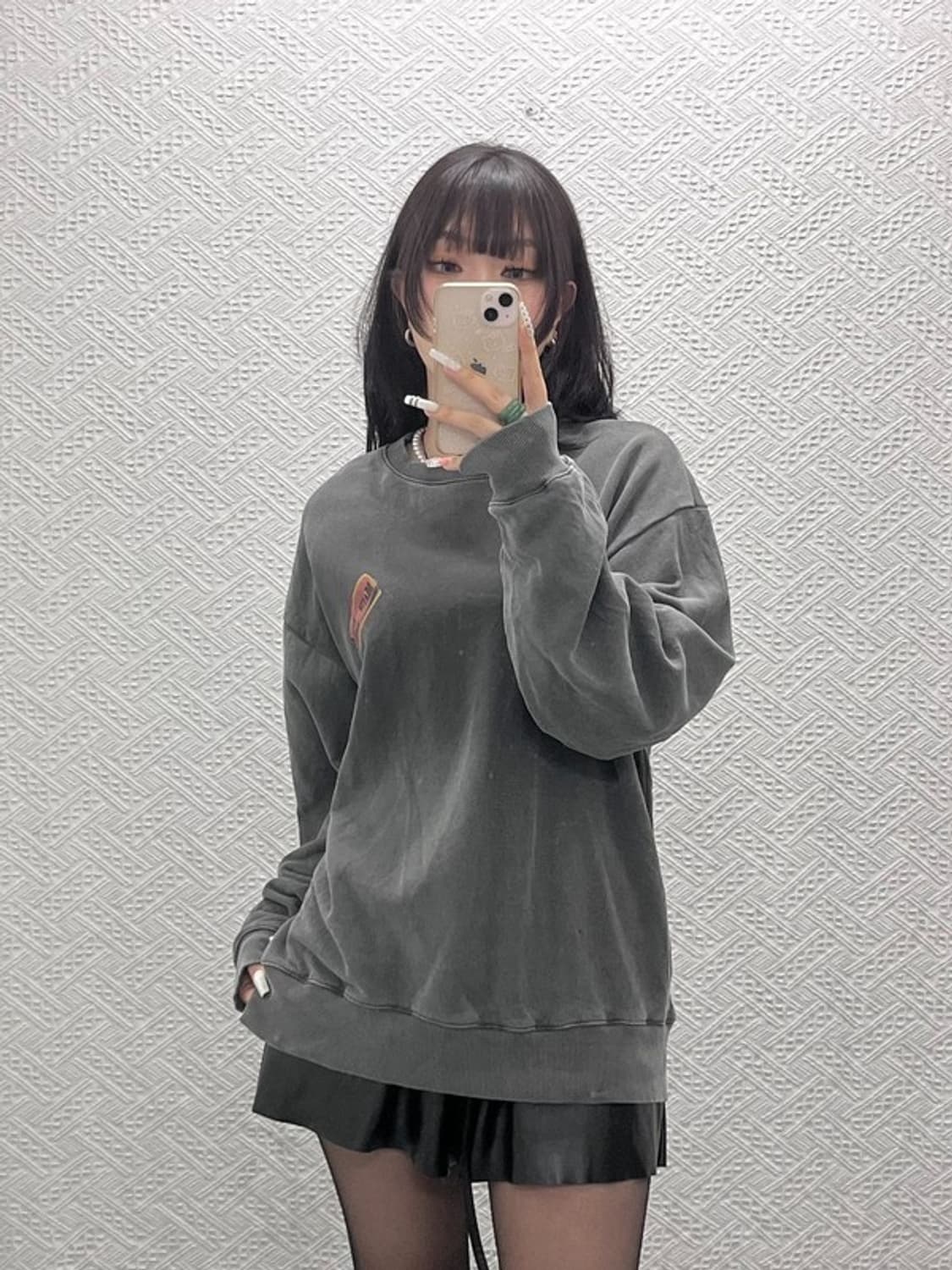 마뗑킴 그런지 데미지디테일 오버핏 스몰로고 맨투맨 F C10992 상품이미지2