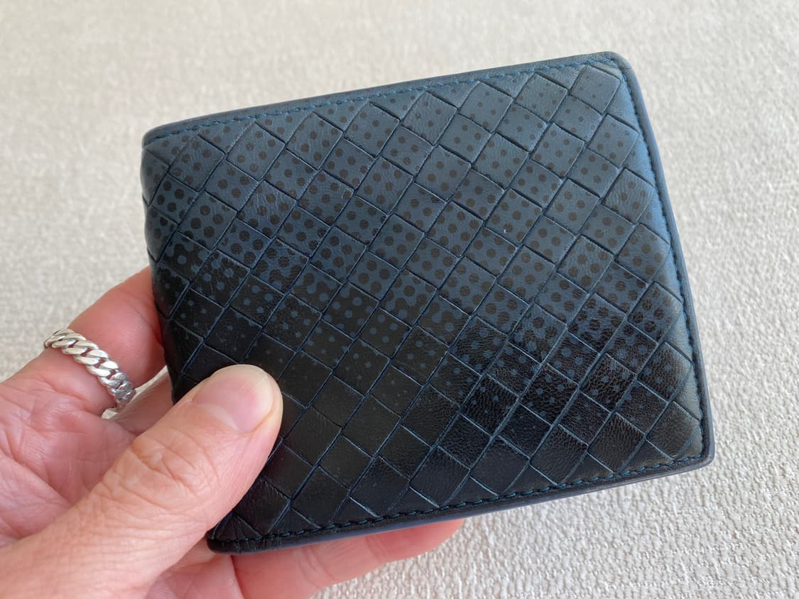 보테가 베네타 위빙 멀티플 반지갑 진네이비 도트패턴 상품이미지1