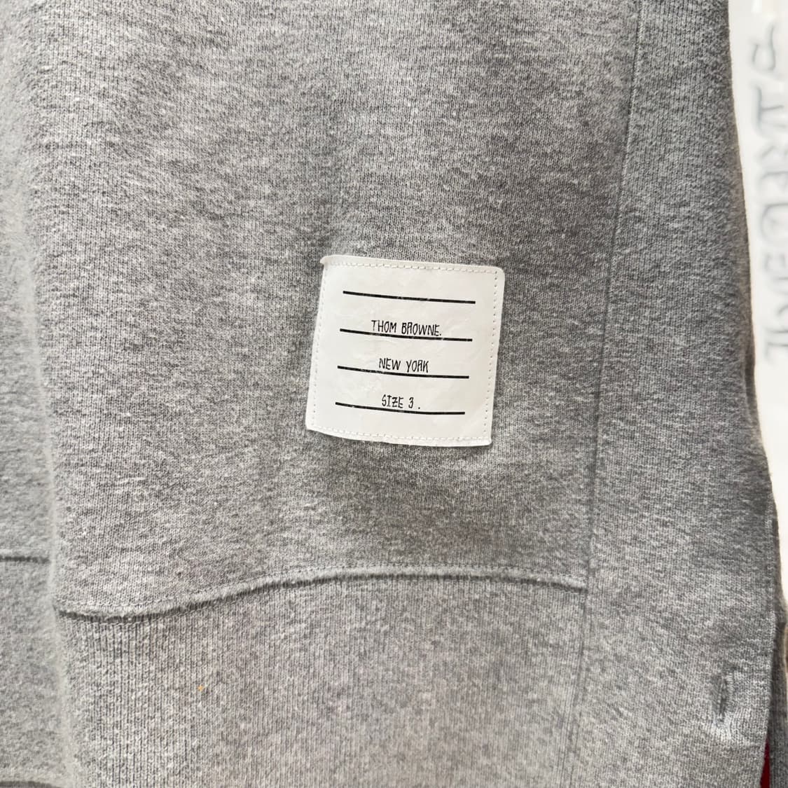 [3] 톰브라운 사선완장 맨투맨 그레이 상품이미지4