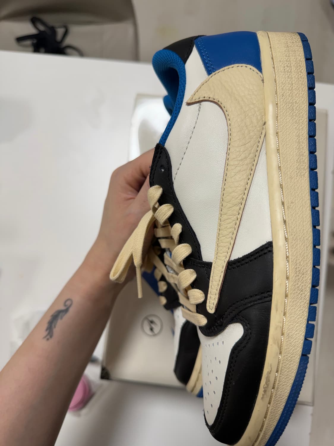 조던1 트래비스 스캇 프라그먼트 레트로 로우(240) 상품이미지5