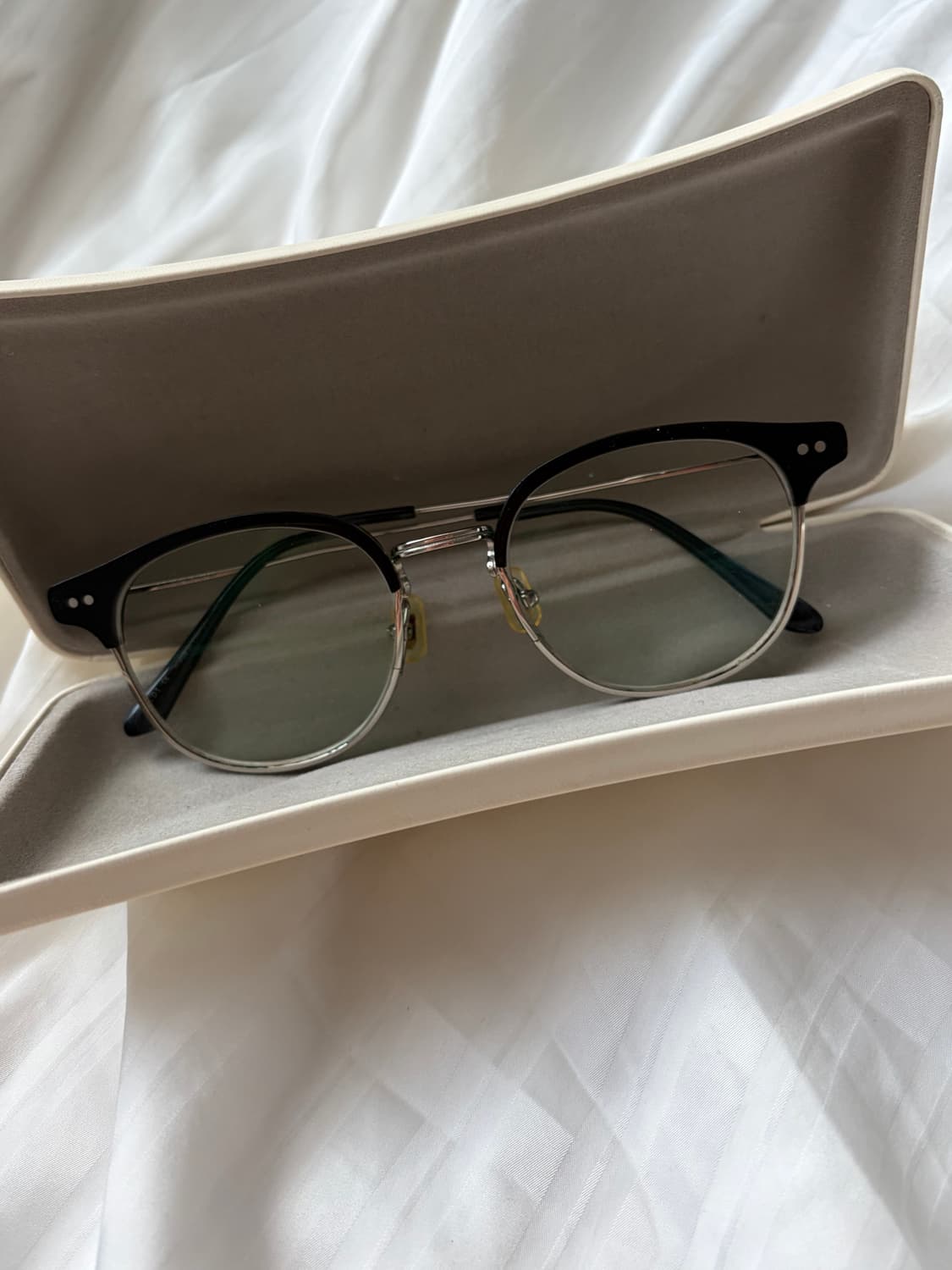 젠틀몬스터 알리오 01 상품이미지1